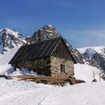 © Raquettes évasion au pays des hautes vallées alpines - Les Hoteliers Randonneurs