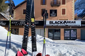 © Location de skis de randonnée Cervières - Black Bear Ski Bike Shop