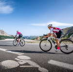 © Rassemblement de cyclistes - Cols réservés - Alpes Photographies