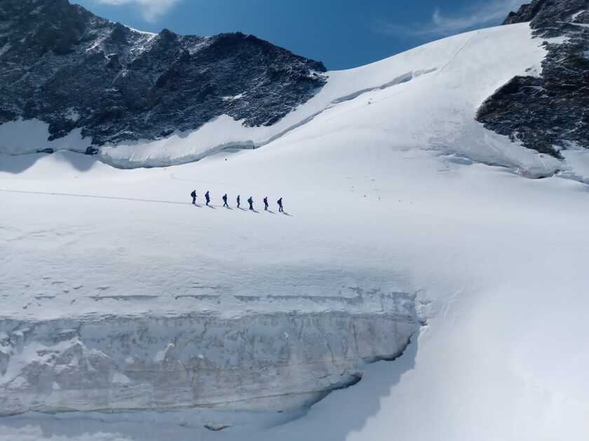 © randonnée glaciaire - Bureau des guides de la Grave