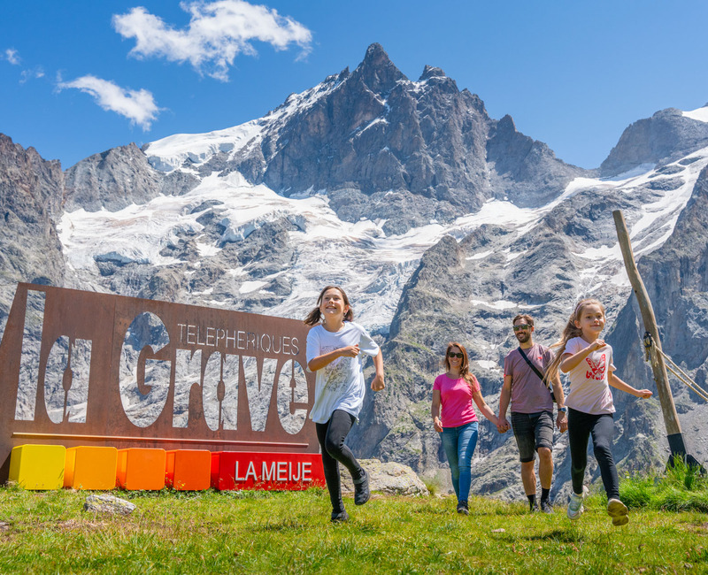 Aire de jeu de 2400 m