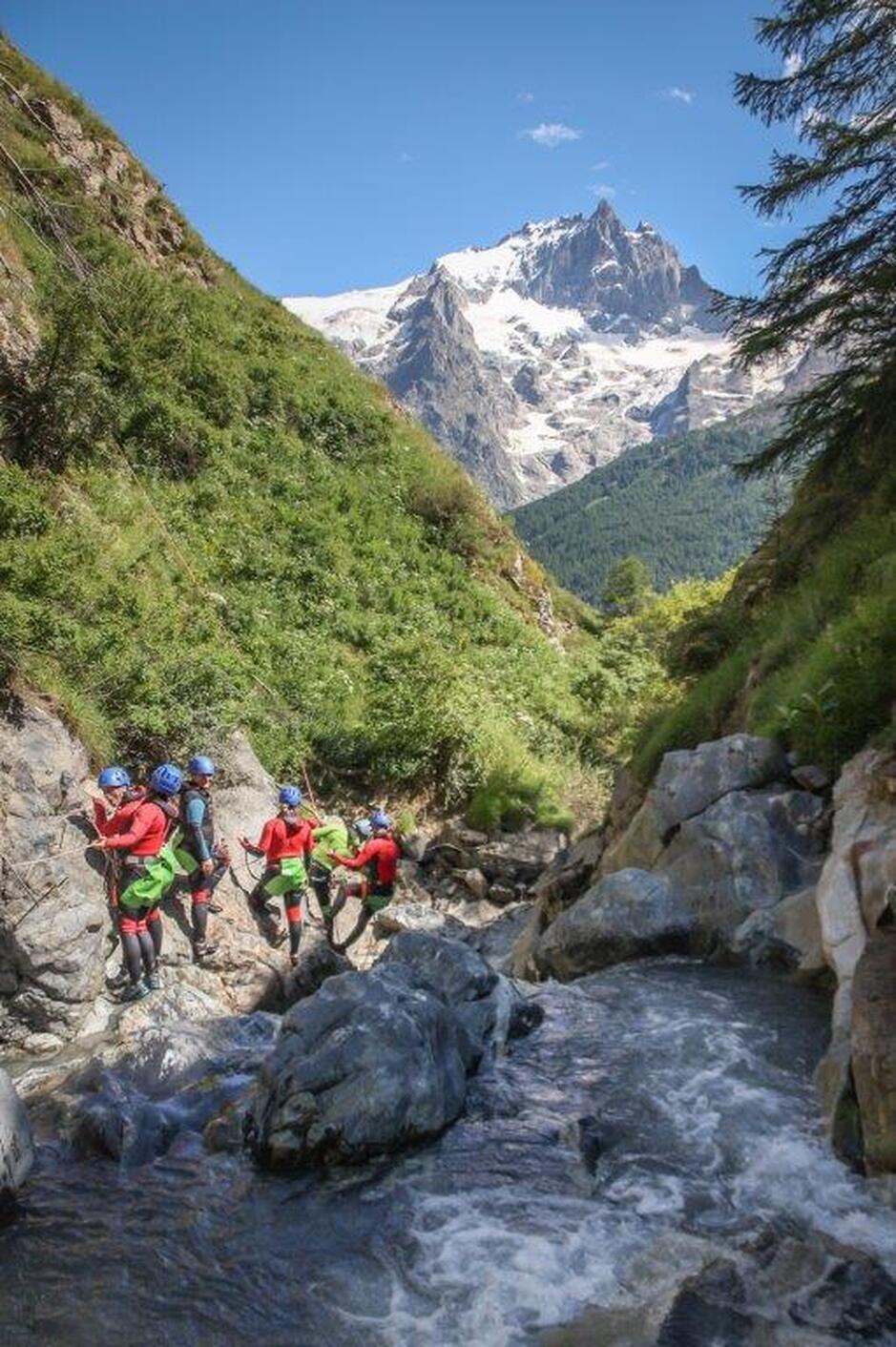 © Canyoning avec le Bureau des Guides La Grave - Sarah Grangeon