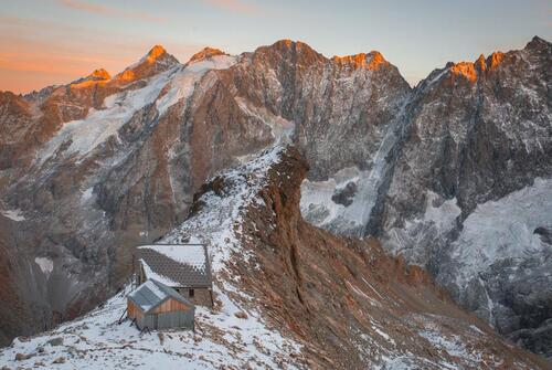 Le refuge Adèle Planchard depuis Arsine (Villar d'Arène)