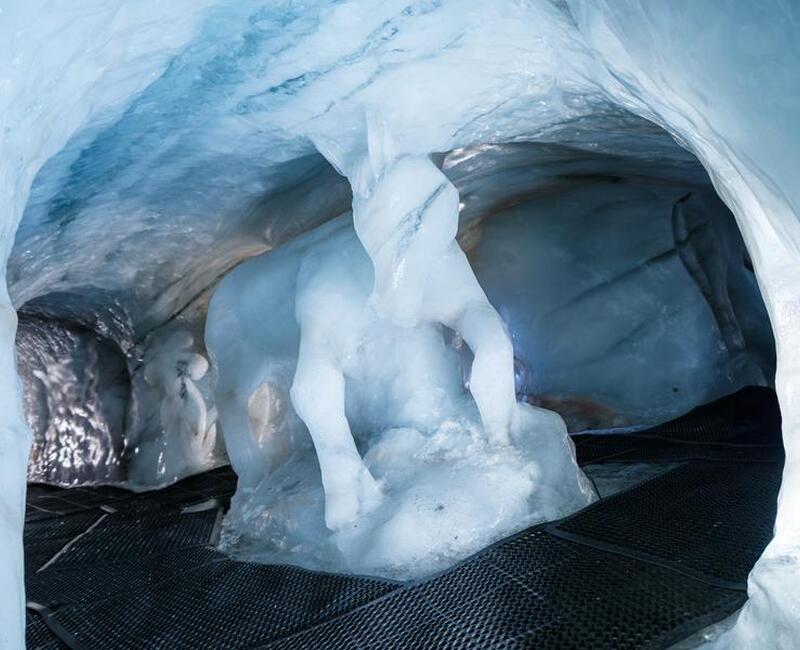 Grotte de glace à 3200m