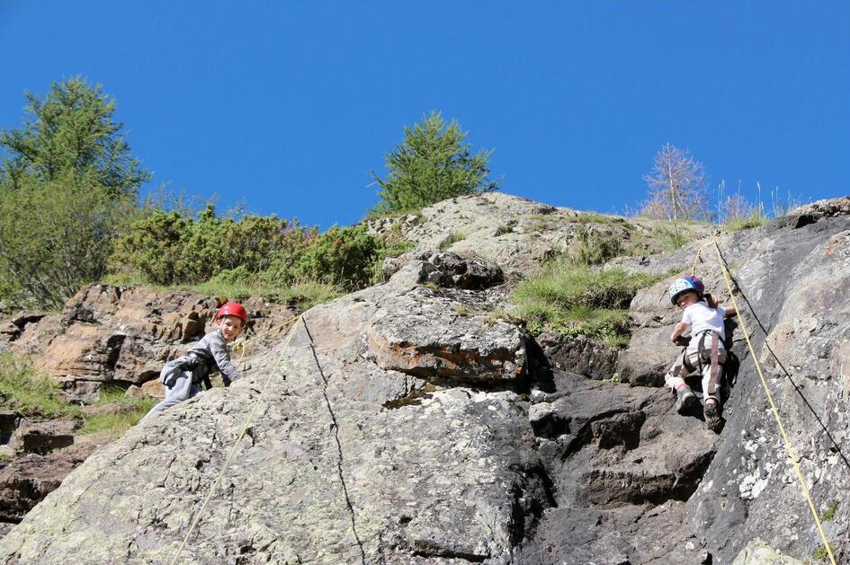 © Escalade avec le Bureau des Guides - ©O.Giroud