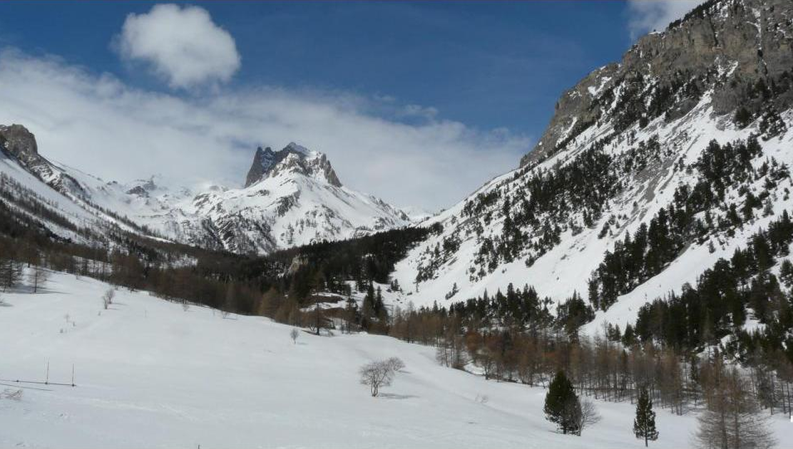 © Granges de la vallée étroite en hiver - ©RefugesClaréeThabor