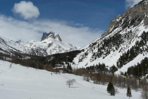 Les granges de la Vallée Étroite : accès aux refuges I Re Magi et Terzo Alpini