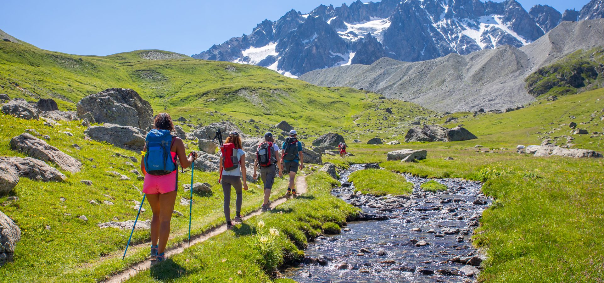 A pied dans le Parc National des Écrins ©T. BLAIS