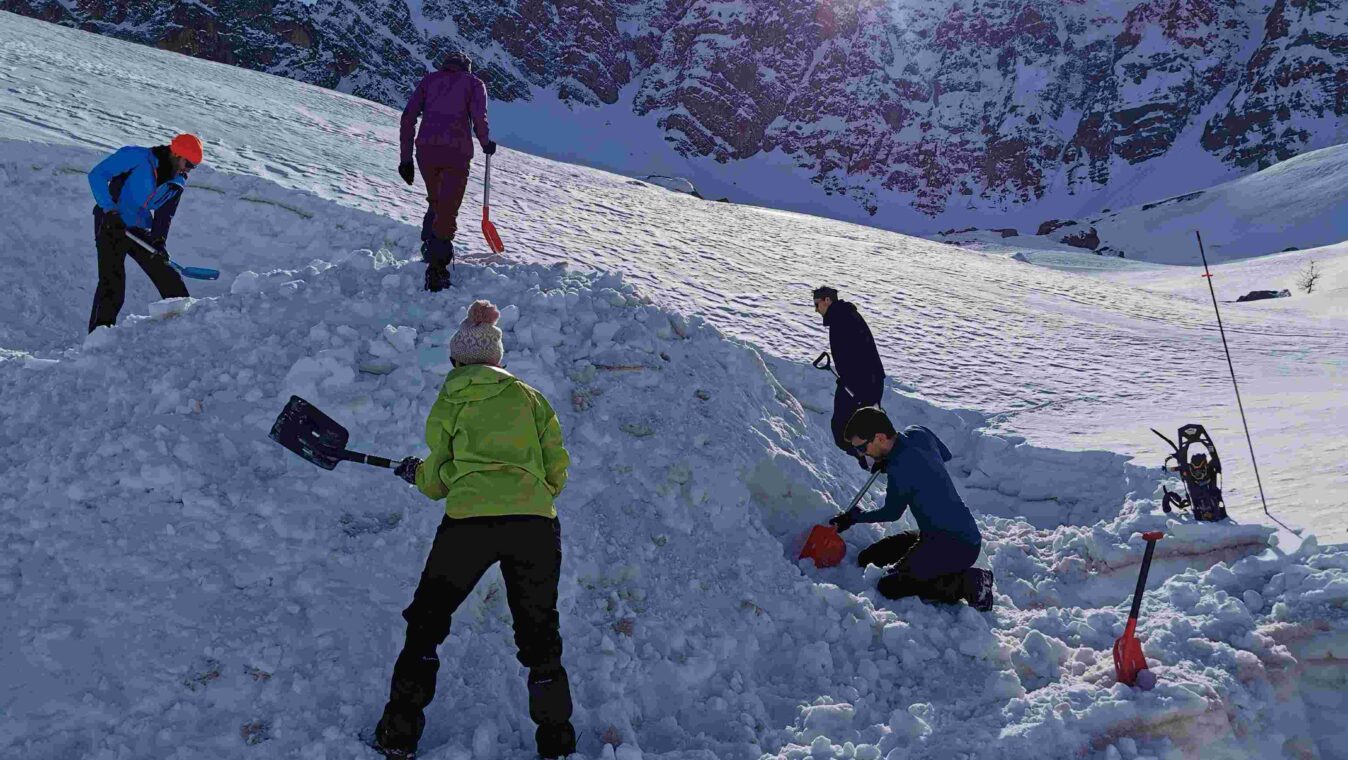 apprendre à construire un igloo ©Terre de Trek