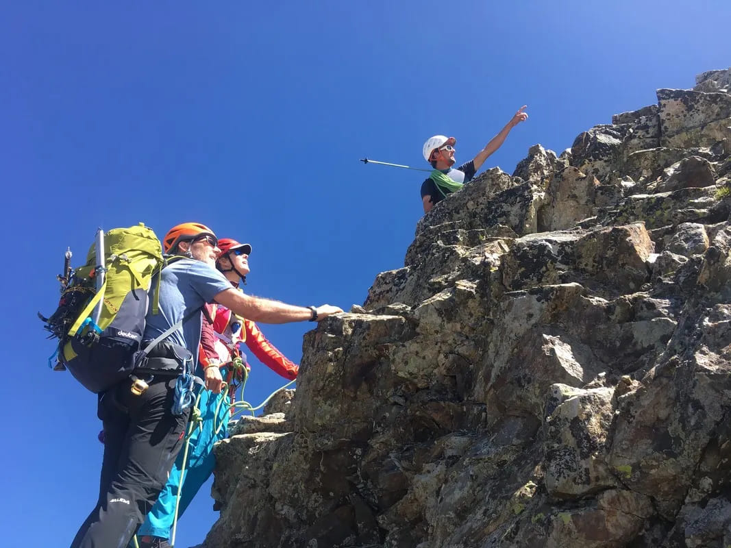 Alpinisme-bureau-des-guides-©-Erin-Smart-42-optimise-web