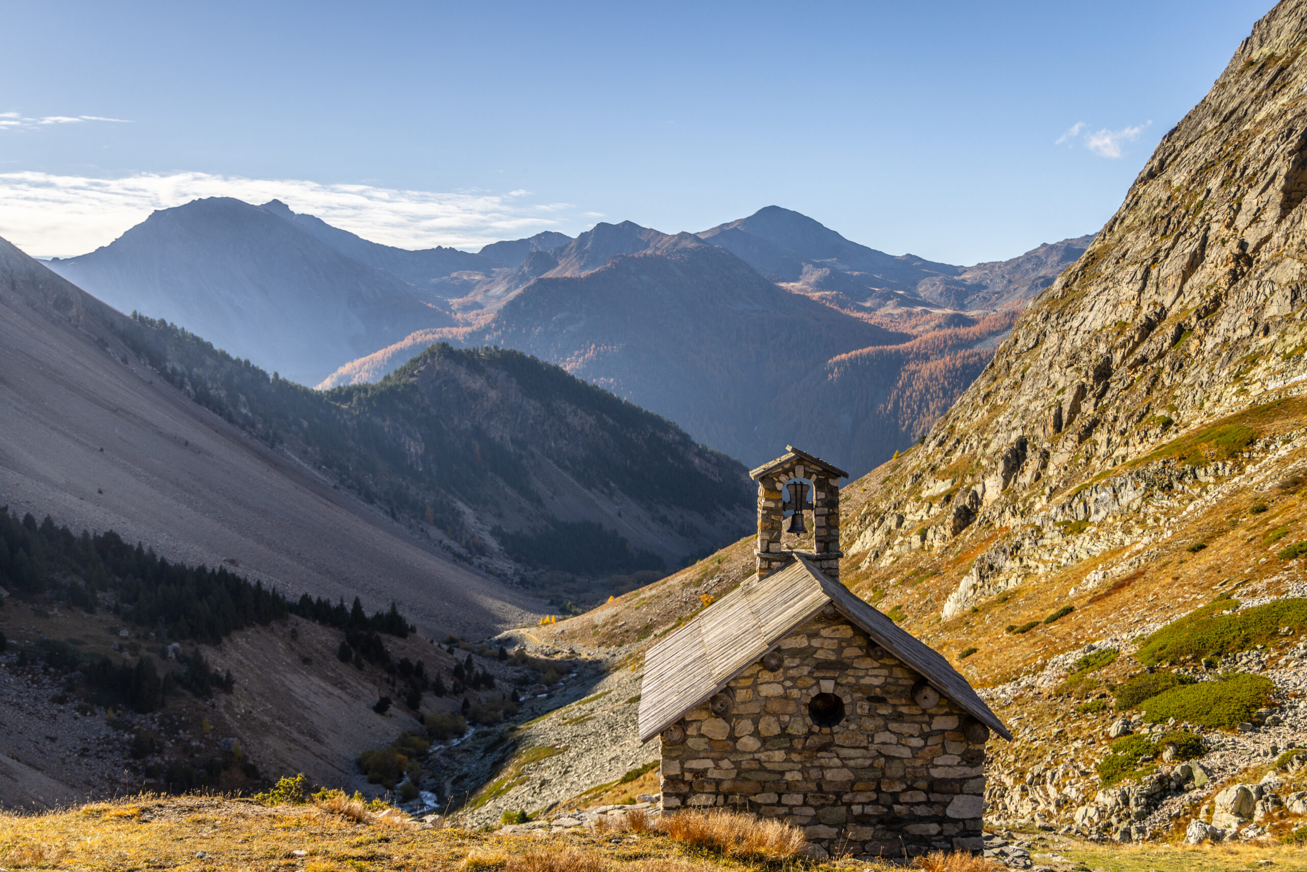 T.BLAIS - Lac noir et chapelle du Vallon Névache (26)